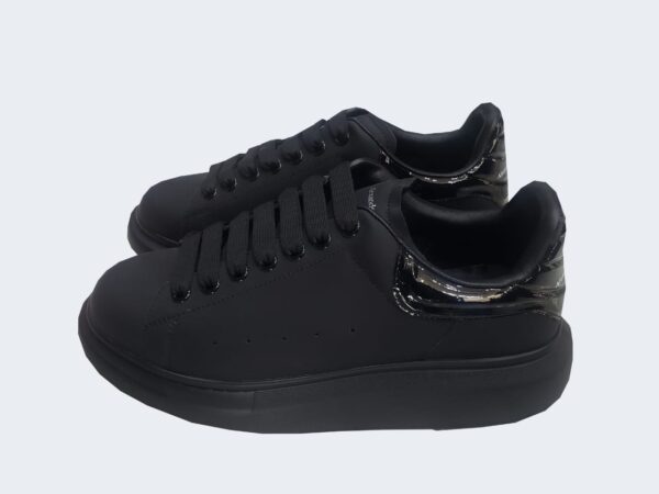 black sneakers - Image 2