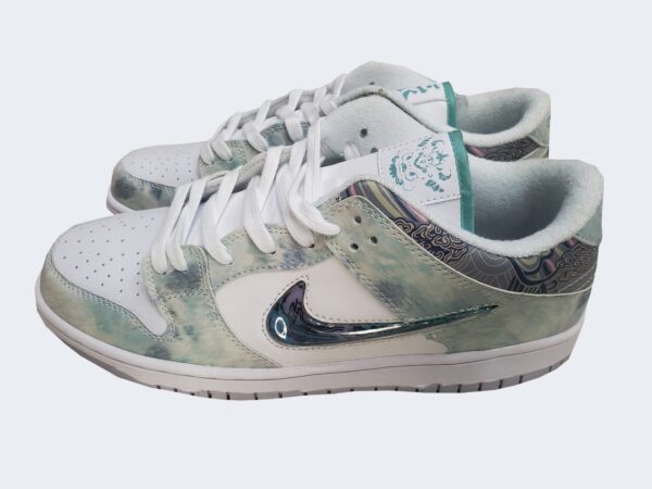 NIKE SB DUNK YEAR OF THE DRAGON STEAM PUPPET SNEAKERS