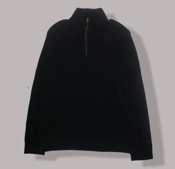 Black sweat shirt