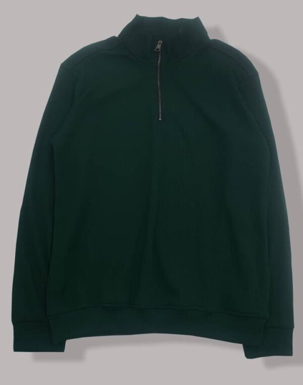 Green sweat shirt