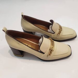 Cream woman loafer shoe